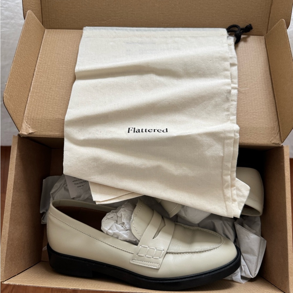 Flattered Sara Creme Leather Loafer - Picture 7 of 9